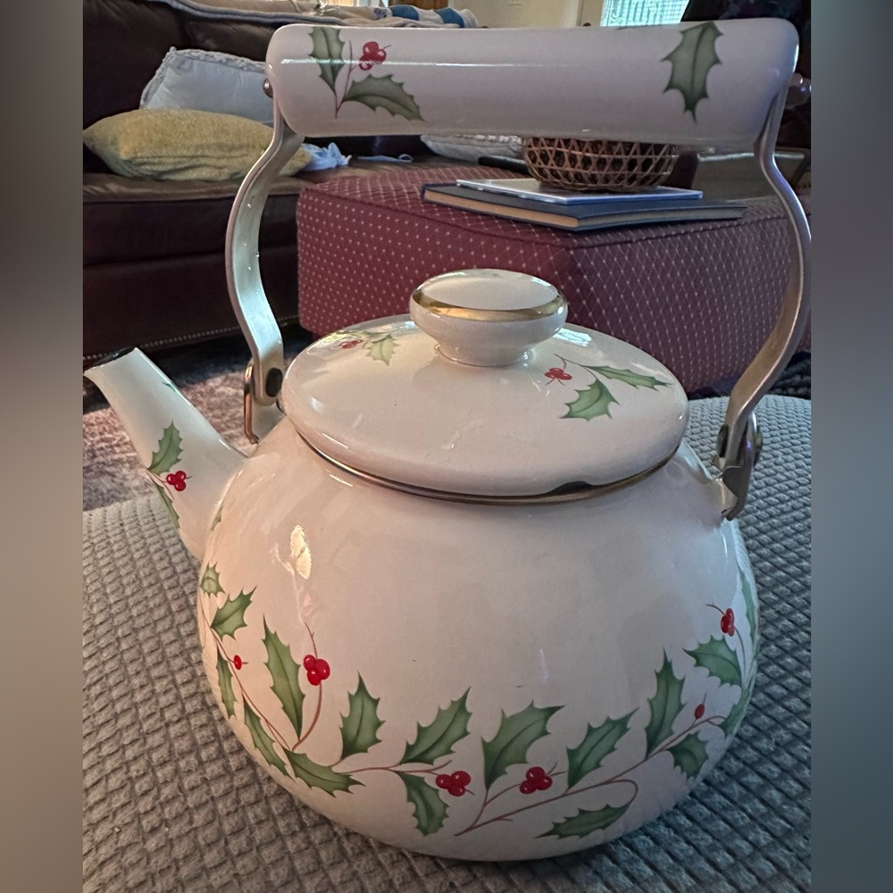 Lenox Holiday Tea Kettle - Picture 1 of 5